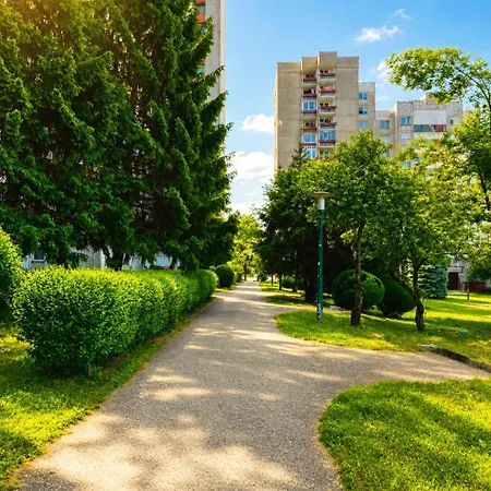Obsidian Sarajevo-modern Near Airport With Free Parking Apartamento *