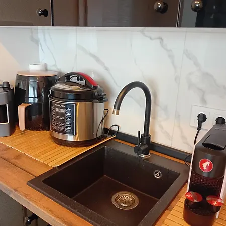 Obsidian Sarajevo-modern Near Airport With Free Parking Apartamento