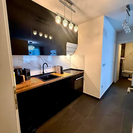 Obsidian Sarajevo-modern Near Airport With Free Parking Apartamento