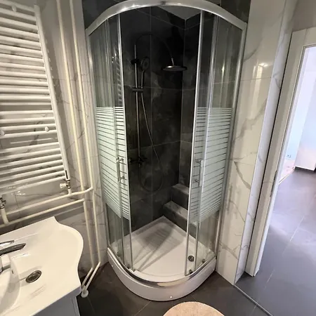 Apartamento Obsidian Sarajevo-modern Near Airport With Free Parking Saraievo