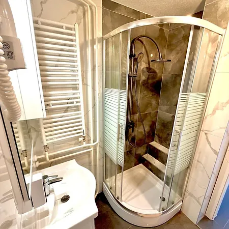 Obsidian Sarajevo-modern Near Airport With Free Parking Apartamento *