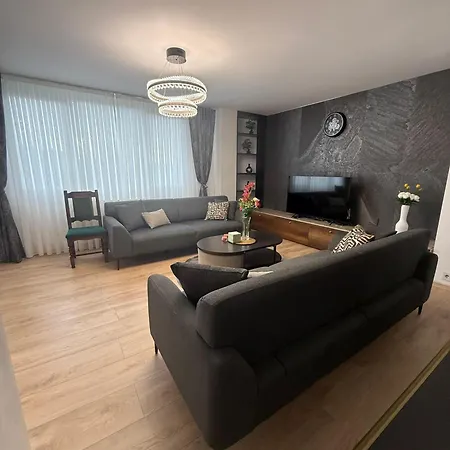 Obsidian Sarajevo-modern Near Airport With Free Parking Apartamento Saraievo