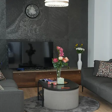 Obsidian Sarajevo-modern Near Airport With Free Parking Apartamento